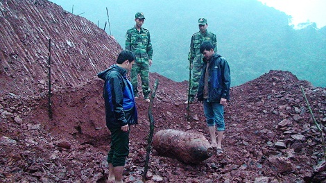 Di dời an toàn quả bom 350 kg