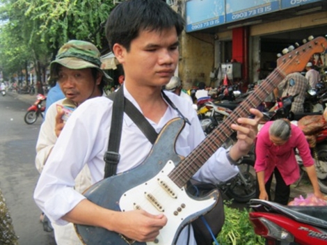 Hành trình vượt khó của "người thầy tất cả các môn học"