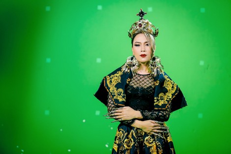 Đầu năm lắm chuyện!