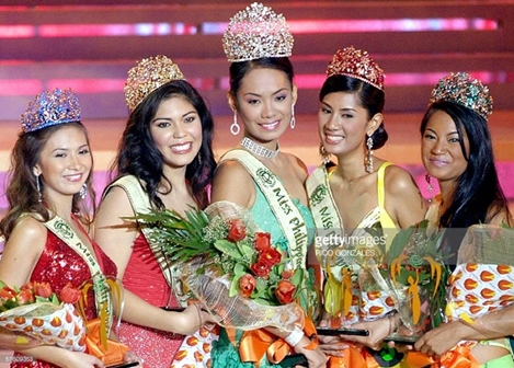 Hoa hậu Philippines bị bắn chết khi vừa mở cửa nhận hoa