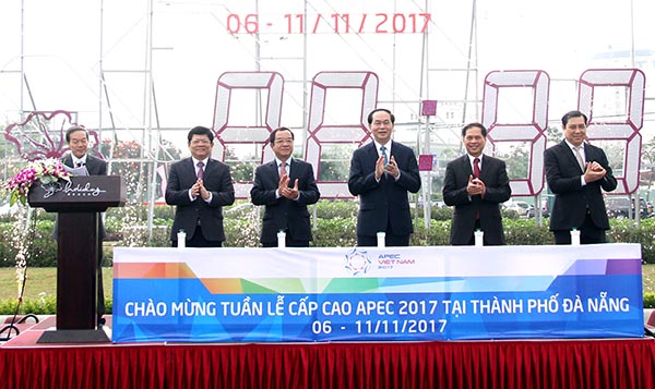 Chủ tịch nước khởi động đồng hồ đếm ngược chào mừng Tuần lễ cấp cao APEC 2017