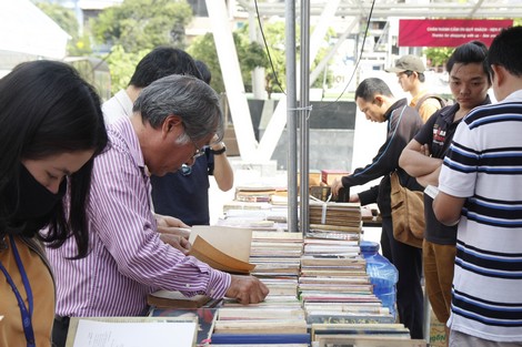 Nghịch lý thị trường sách