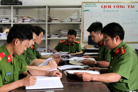 Chuyện bắt tội phạm trốn truy nã miền biên viễn