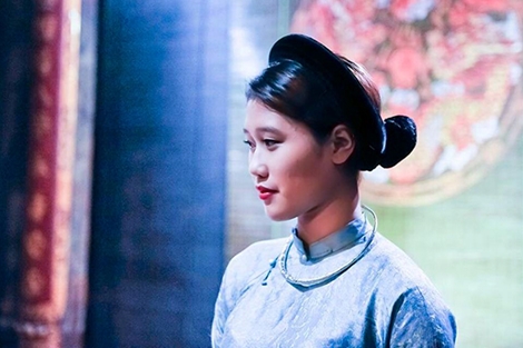 Cô gái “lai” đam mê nghệ thuật ca trù