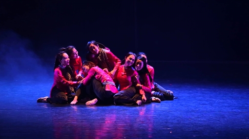 Làm nghệ thuật đích thực là chọn con đường độc hành