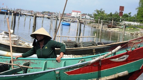 Nhọc nhằn những người đàn bà đi biển