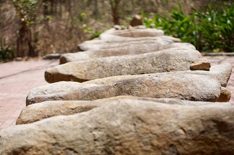 Kỳ thú chuông đá