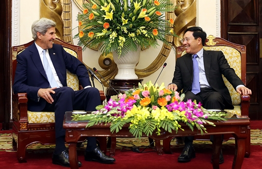 Phó Thủ tướng Phạm Bình Minh tiếp cựu Ngoại trưởng Hoa Kỳ John Kerry