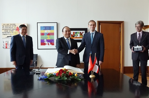 Thủ tướng đề nghị TP. Berlin ủng hộ dự án Nhà trẻ song ngữ Đức-Việt