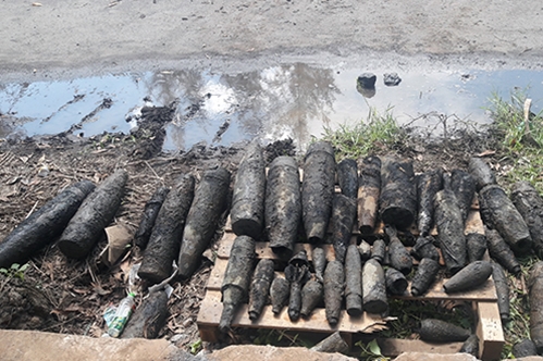 Rà tìm phế liệu, phát hiện hơn tấn bom, đạn