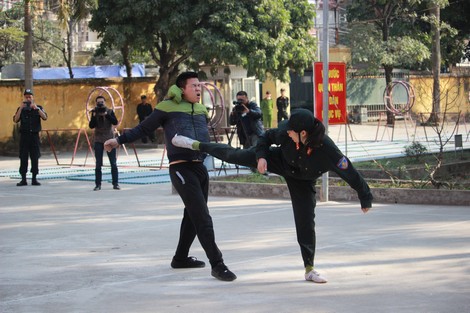 “Những bông hoa thép" giữa lòng thủ đô