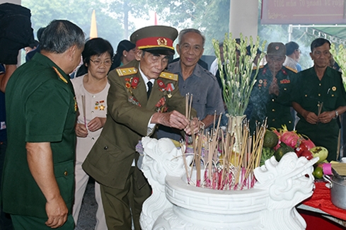 Khánh thành Bia tưởng niệm liệt sĩ tại tỉnh Kon Tum