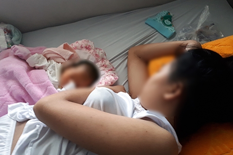 Bé gái 15 tuổi sinh con… nghi là của dượng út