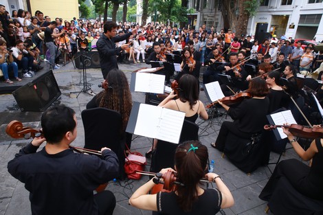 Nhạc cổ điển ra phố, lên sóng truyền hình: Tại sao không?
