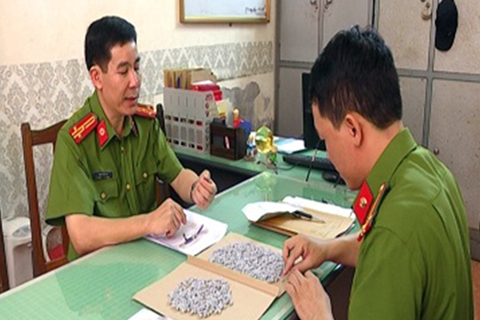 Đập “boong ke” ma tuý do các đầu gấu làm chủ