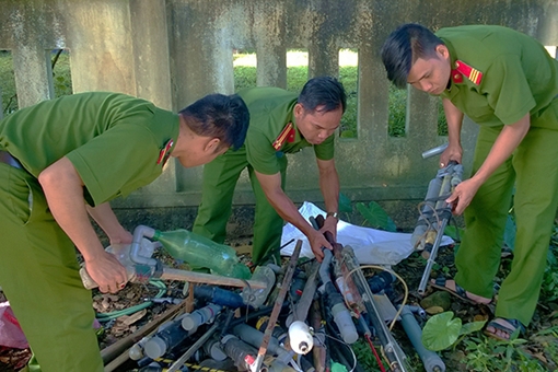 Nam Đông làm tốt công tác thu hồi vũ khí, vật liệu nổ