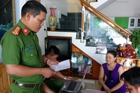 Rùng mình xem quy trình sản xuất nước tinh khiết đóng chai 