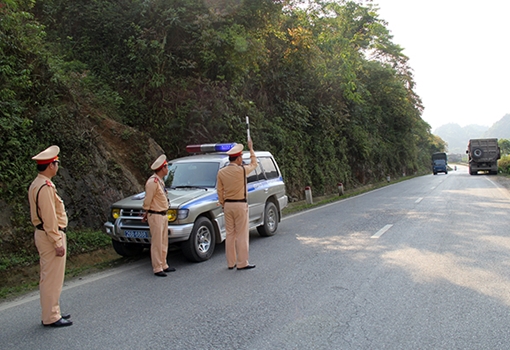 CSGT chống tội phạm ma túy trên những cung đường Tây Bắc