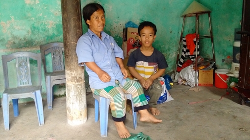 Cuộc mưu sinh chật vật của “gia đình người lùn” ở Hưng Yên