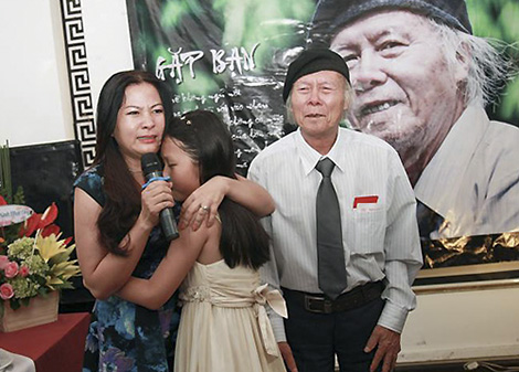 Nhà thơ Thanh Tùng: Mãi còn màu hoa đỏ “cháy” bên đời