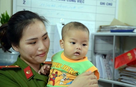 Bé trai bị bỏ rơi tại nhà nghỉ: Giám định ADN người nhận là bố đẻ 