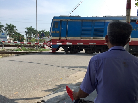 Ông lão tật nguyền gần 10 năm gác nút giao tử thần