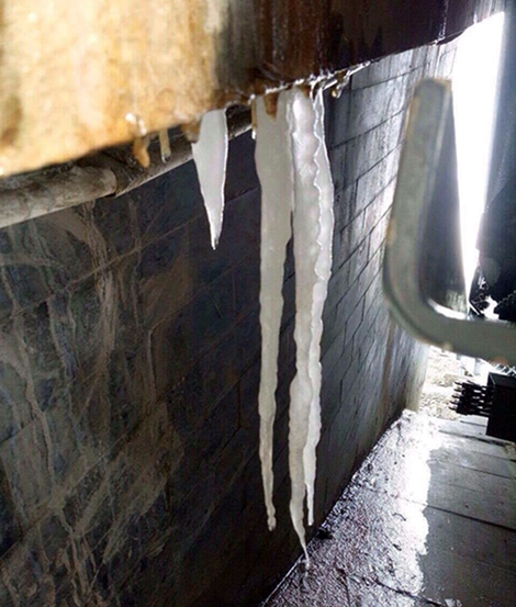 Đỉnh Fansipan đóng băng trong giá lạnh 0 độ C