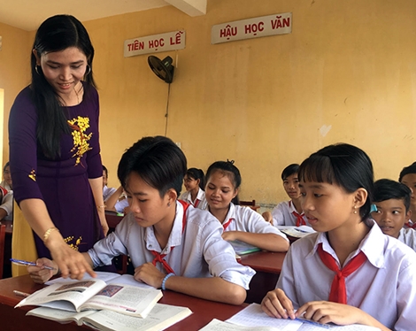 Kỳ 1: Long đong vị thế làm… “thầy"