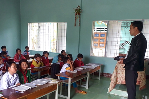 Nuôi con chữ ở vùng cao trong mùa mưa lũ