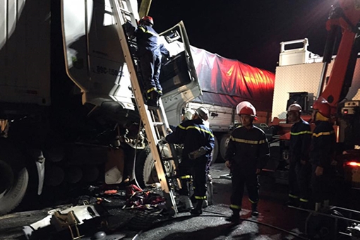 Tai nạn liên hoàn trong đêm trên cao tốc Pháp Vân - Cầu Giẽ