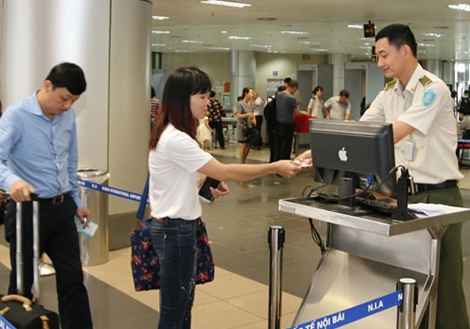 'Thẻ Đảng viên, giấy phép lái xe không được dùng đi máy bay' là 'lỗi đánh máy'