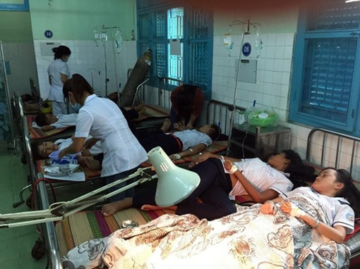 42 học sinh nội trú nhập viện sau bữa ăn trưa