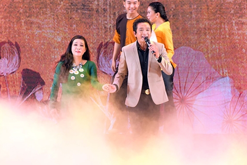 Sân khấu truyền thống lây lất… qua ngày