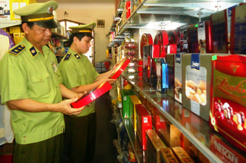 Tăng cường kiểm soát hàng giả cho thị trường Tết