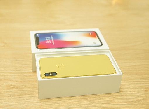 Chiêm ngưỡng iPhone X mạ vàng đầu tiên tại Việt Nam