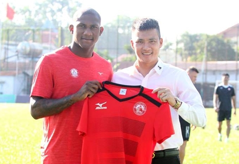 CLB TP Hồ Chí Minh thải hồi cựu tuyển thủ của Manchester United