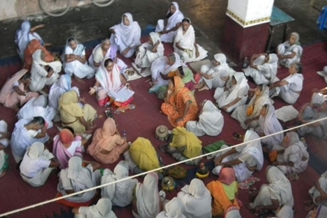 40 triệu góa phụ bị đổ lỗi là nguyên nhân khiến chồng chết