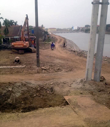 Nhiều hộ dân lao đao vì nhà sụt lún