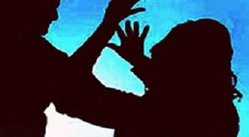 Yêu cầu xử lý nghiêm vụ học sinh bóp cổ cô giáo