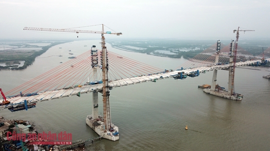 Chiêm ngưỡng cầu dây văng đầu tiên do Việt Nam thiết kế, thi công