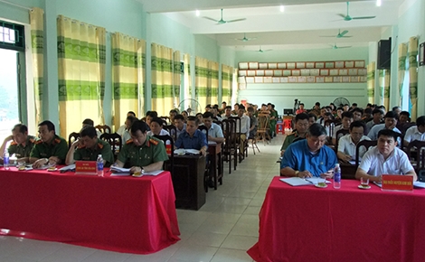 Công an Kim Bôi lắng nghe ý kiến đóng góp của nhân dân