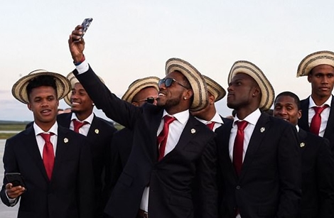 "Thủy triều đỏ" Panama với nón rơm trong ngày tới nước Nga