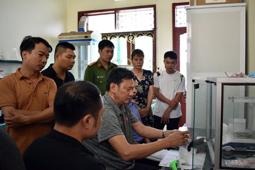 Bắt đối tượng mua bán, tàng trữ trái phép chất ma túy