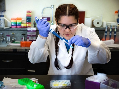 Phá án và bắt bệnh nhanh nhờ xét nghiệm mồ hôi