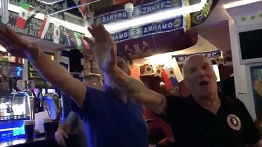 CĐV Anh đối mặt án tù vì chào kiểu phát xít trên đất Nga