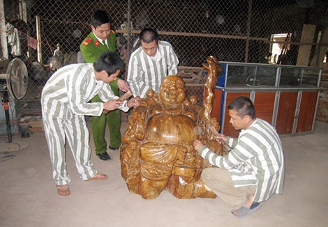 Cảm hoá người lầm lỗi bằng tình người