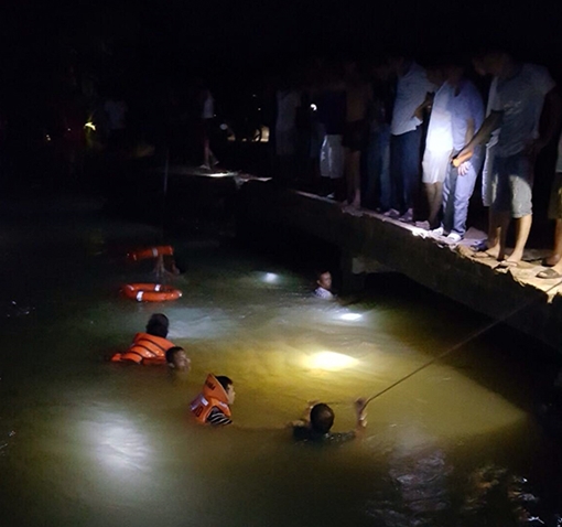 Đi cắt cỏ, nữ sinh lớp 7 ngã xuống sông đuối nước