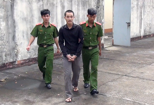 Tên trộm sa lưới vì… háo sắc 