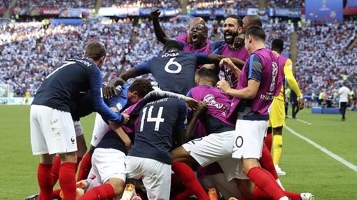 "Bay đêm" quá đà, cầu thủ Pháp làm náo loạn khách sạn lúc nửa đêm