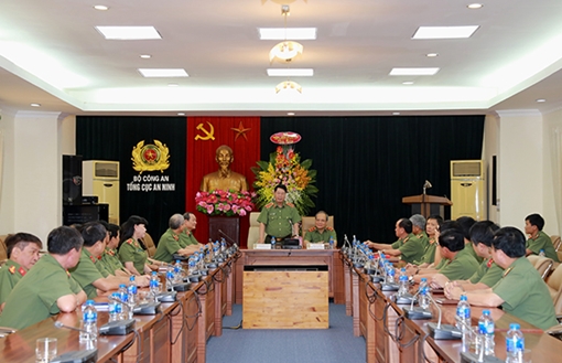 Thứ trưởng Bùi Văn Nam chúc mừng Ngày truyền thống lực lượng An ninh nhân dân